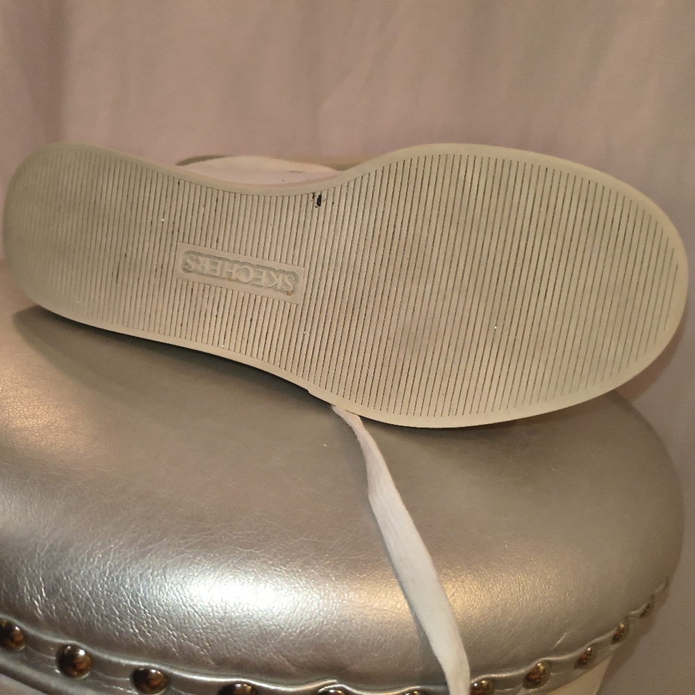 Skechers White Sneakers with Black Accent - Picture 6 of 8